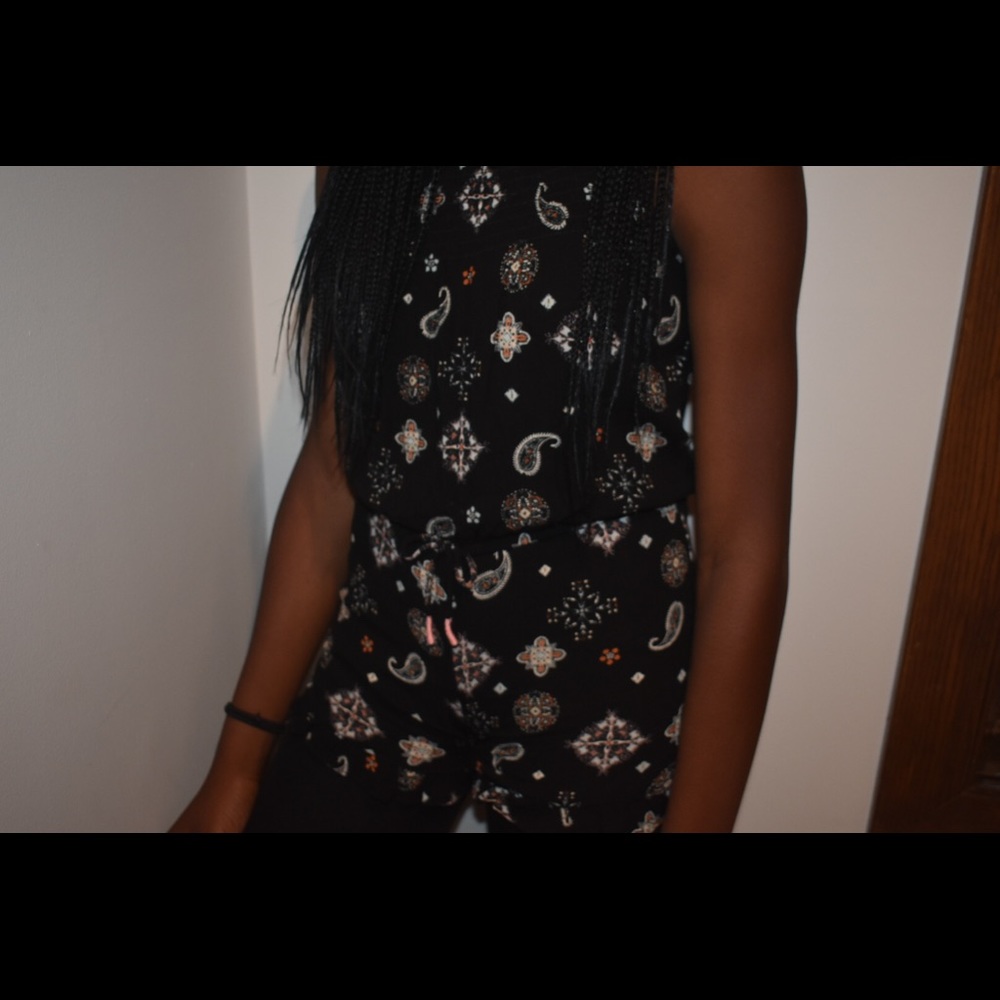 Patterned Romper - Picture 2 of 2